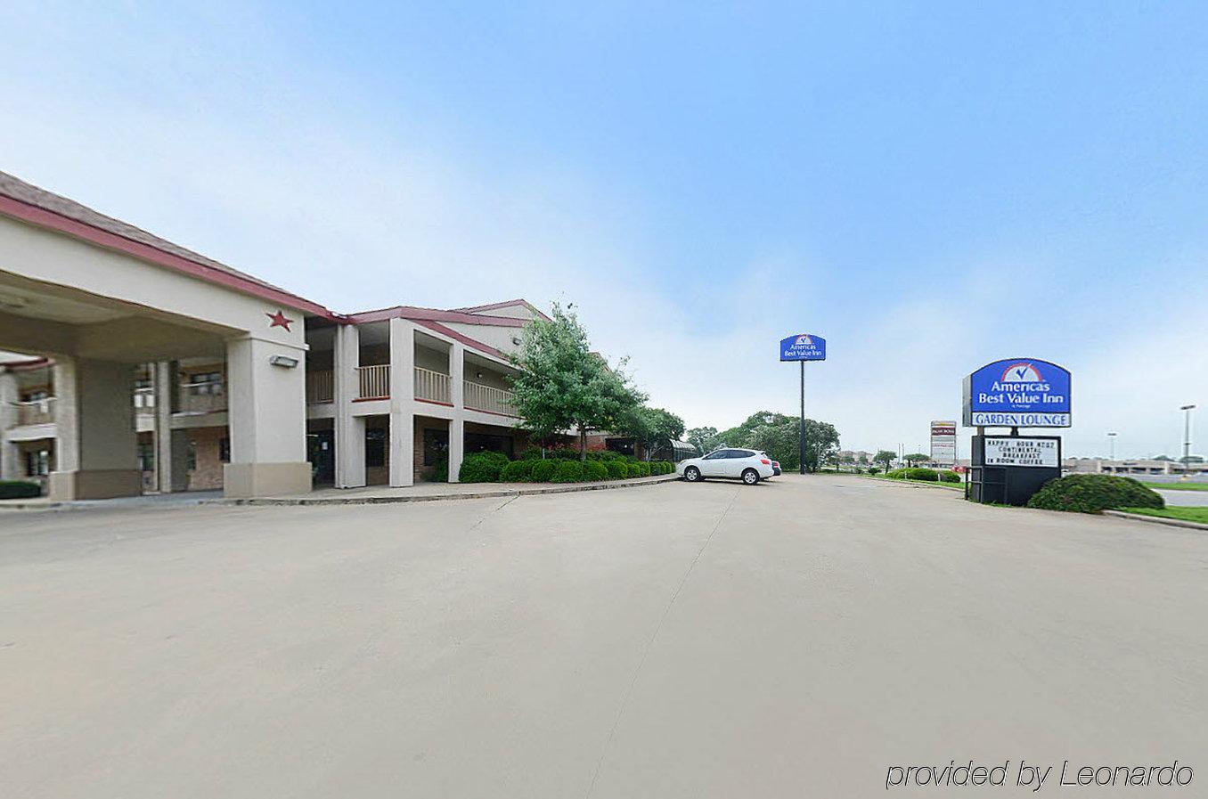 American Inn-Sealy Екстериор снимка